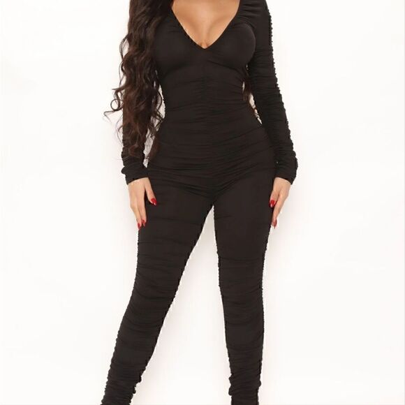Nwt Fashion Nova All Rouched Up Jumpsuit Size Small - Picture 1 of 3